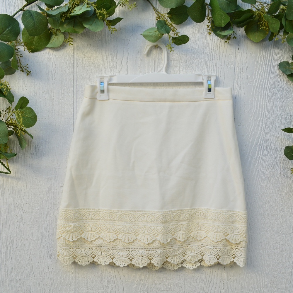 3 for $25 Loft cream lace trim mini skirt